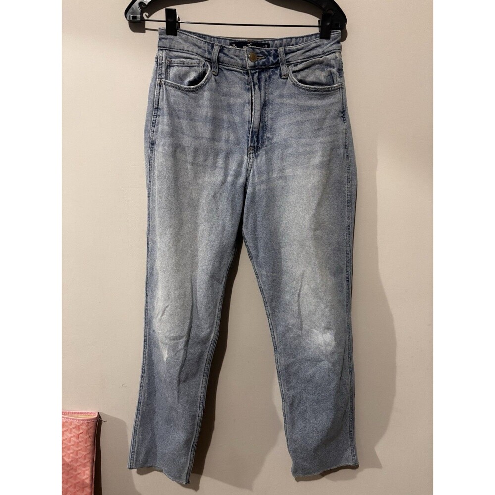 Hollister Ultra High Rise mom jeans women size 3R (26 x 27) Light Wash